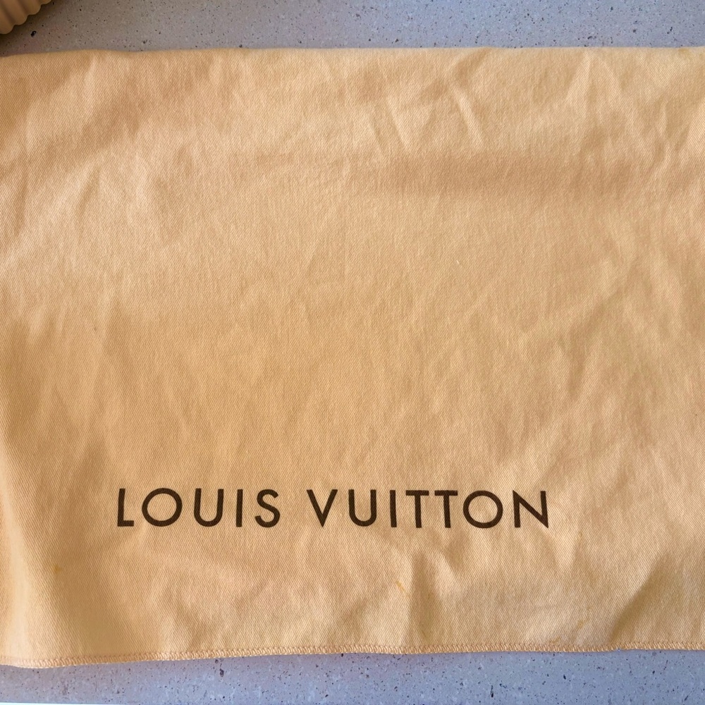 Louis Vuitton Monogram Canvas Shoulder Bag with Tan Trim - Picture 15 of 15
